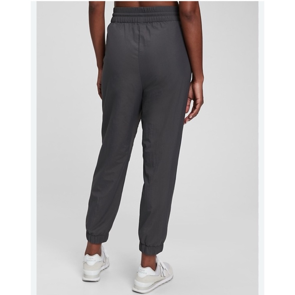 GapFit Crinkle Nylon Jogger Pants Black Size XXL - Picture 3 of 6